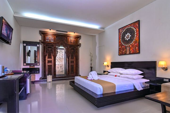 Room 9 of 94