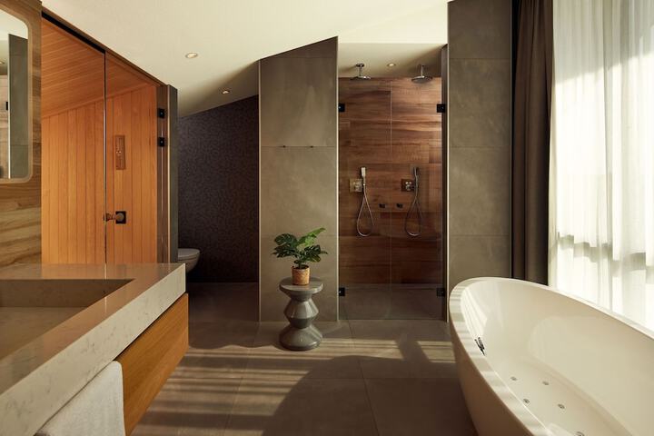 Room 21 of 49