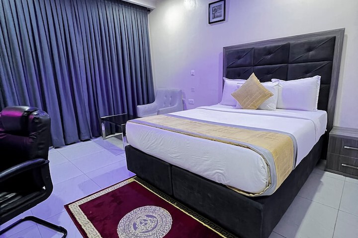 Room 27 of 36