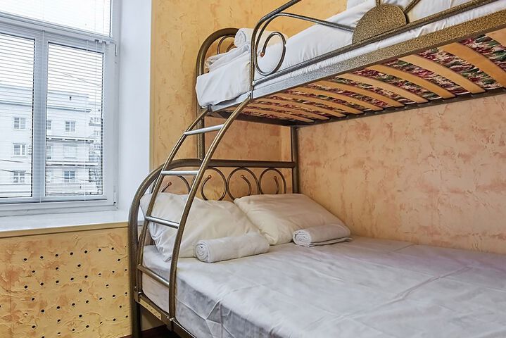 Room 13 of 22