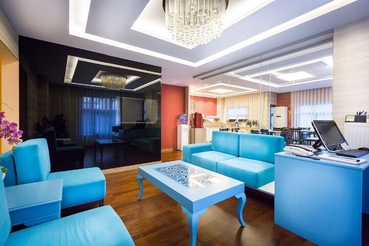 Entrance & Lobby