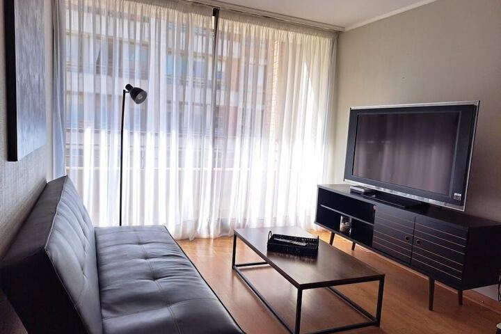 Room 9 of 12