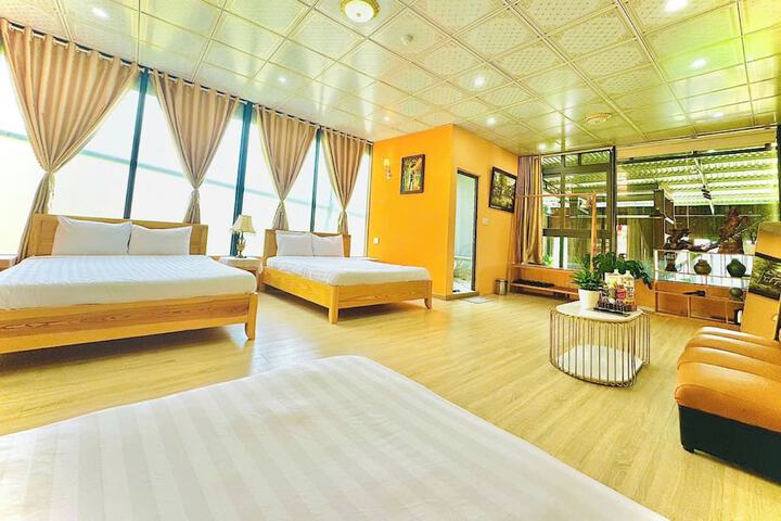 Room 27 of 146