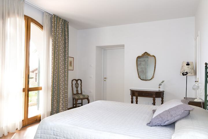 Room 9 of 75