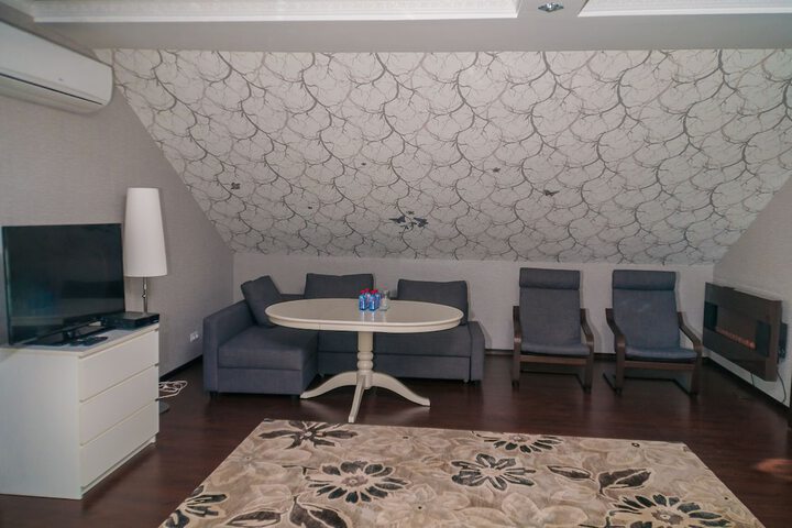 Room 5 of 49