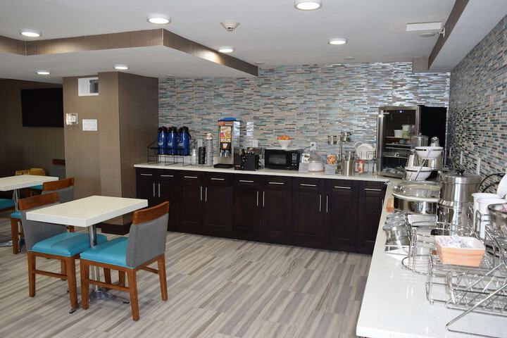 Breakfast area