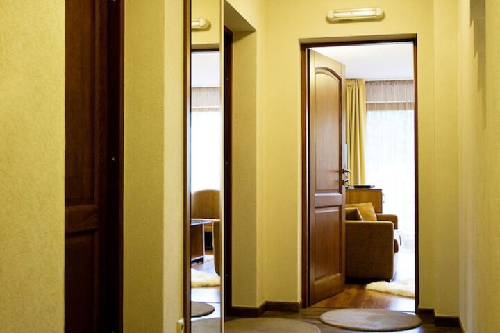 Hotel Interior 100 of 113
