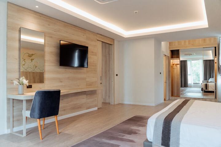 Room 11 of 49