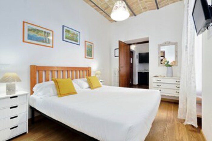 Room 15 of 23