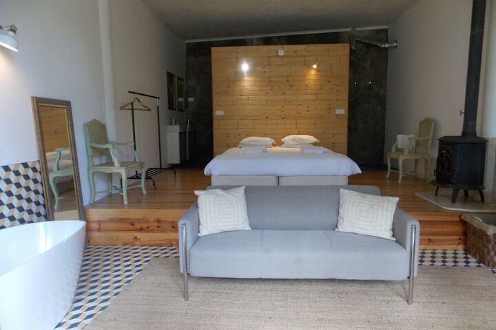 Room 12 of 36