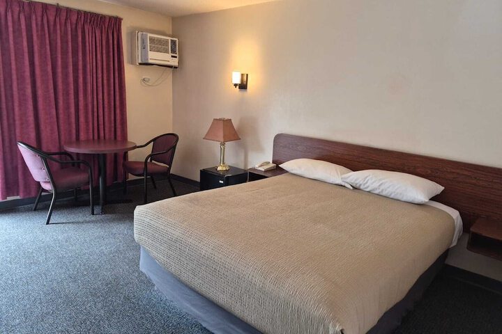 Room 5 of 6