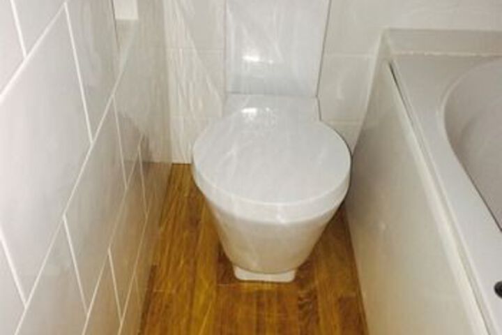 Room 4 of 12