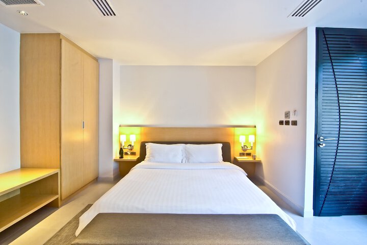 Room 4 of 36
