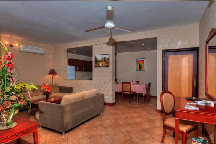 Room 5 of 10