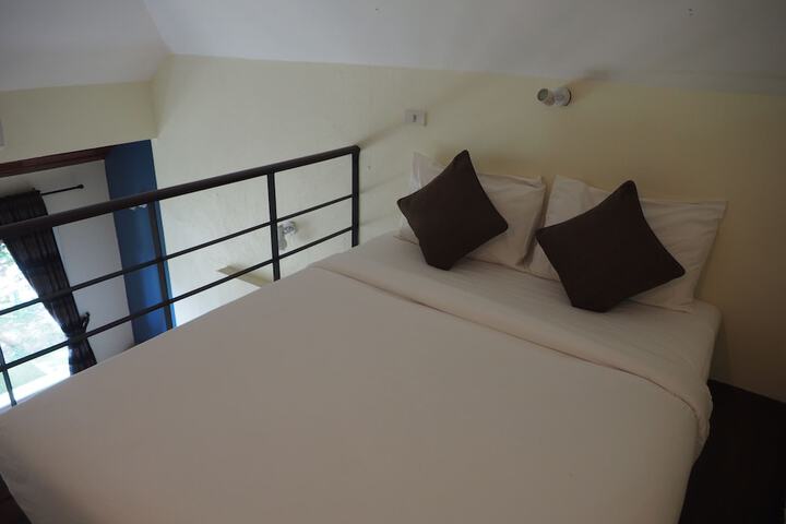 Room 34 of 69