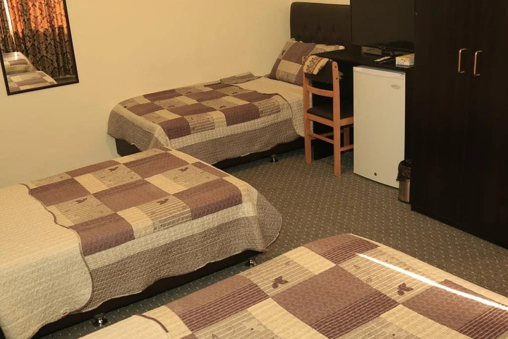 Room 8 of 18