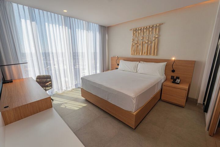 Room 104 of 335