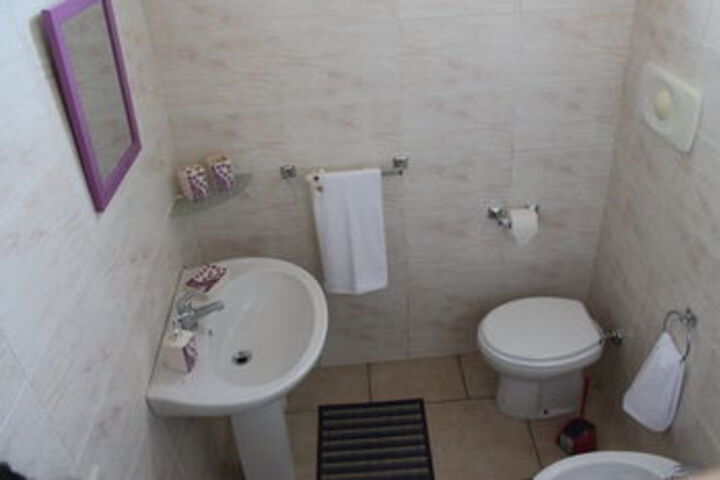 Room 6 of 87