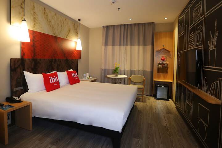Room 17 of 23