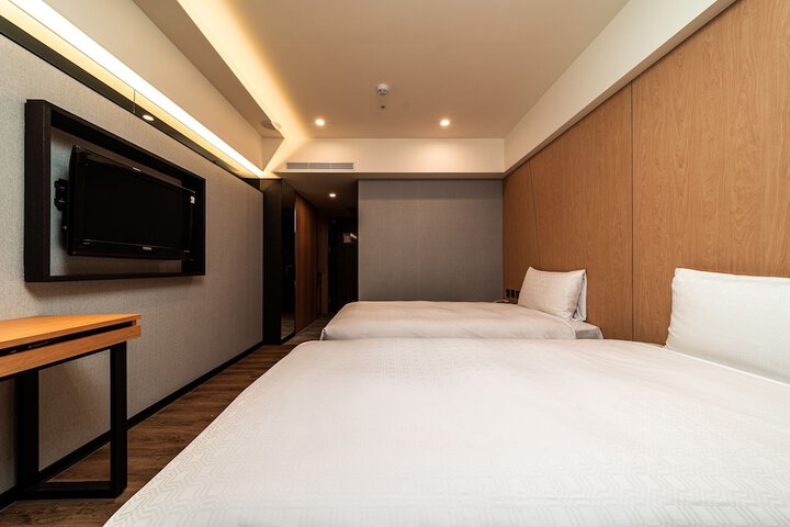 Room 32 of 51