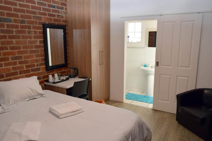Room 15 of 46