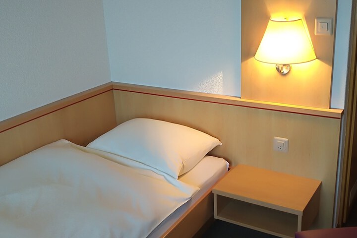 Room 18 of 62