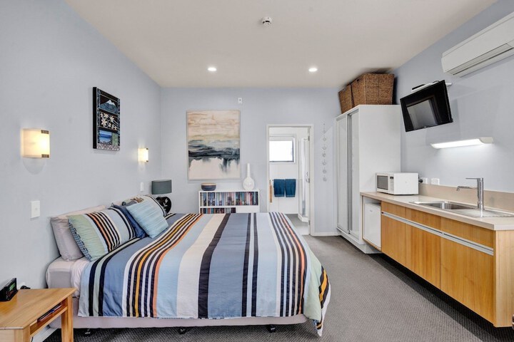 Room 4 of 37