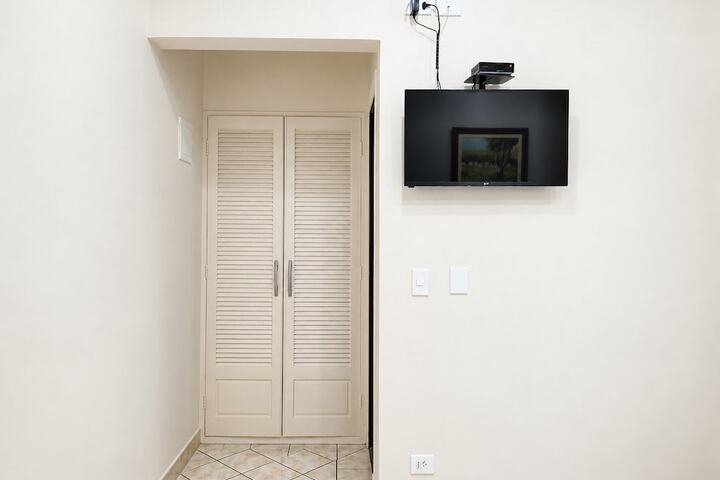 Room 8 of 44