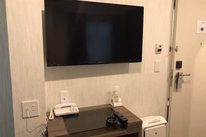Room 12 of 33