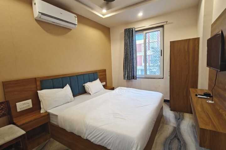 Room 2 of 21