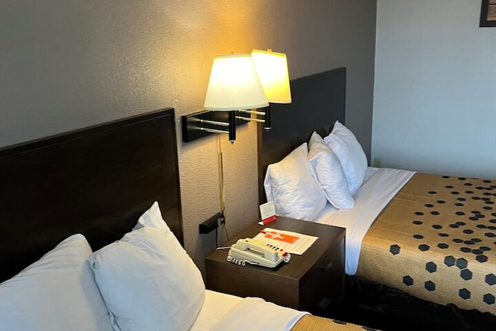 Room 5 of 18