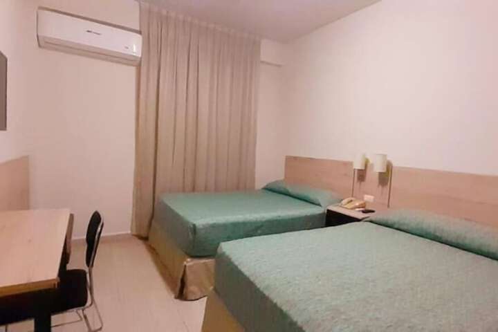 Room 14 of 28