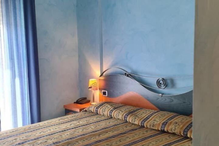 Room 16 of 44