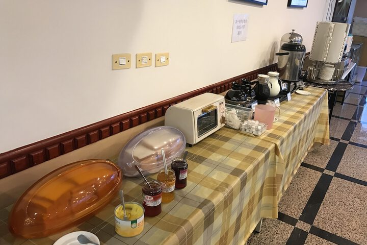 Breakfast/Coffee Service 30 of 44