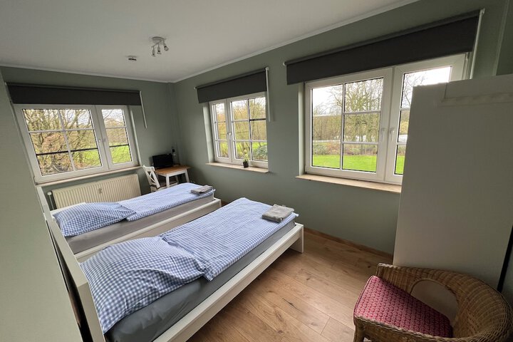 Room 3 of 91