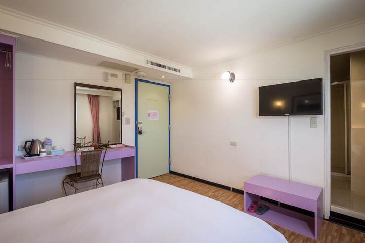 Room 4 of 48