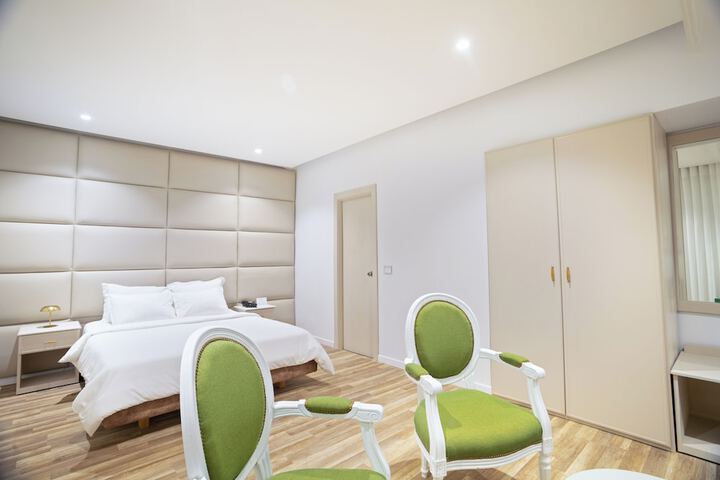 Room 21 of 62