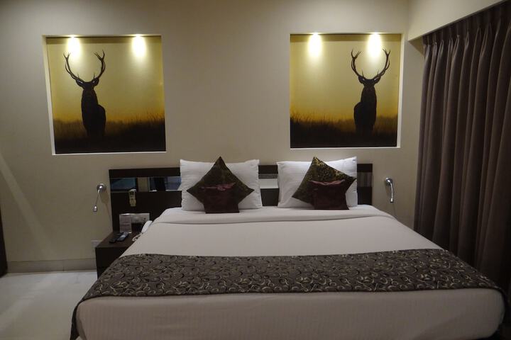 Room 6 of 24