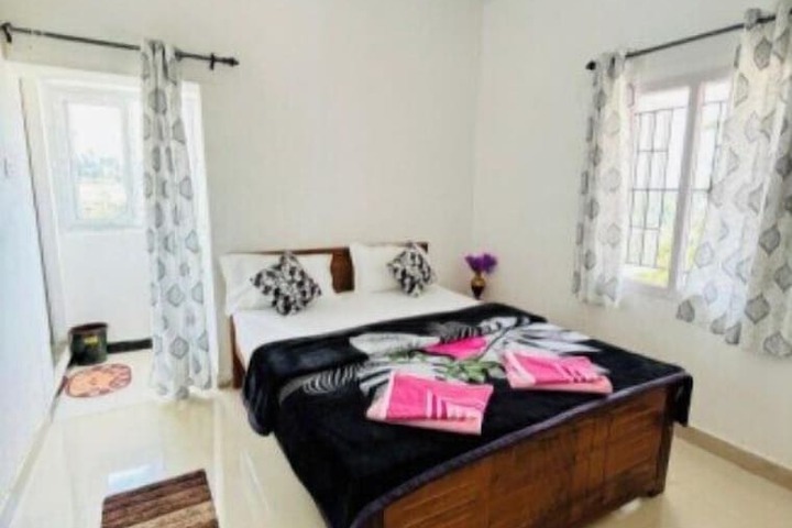 Crown Crest Home Stay