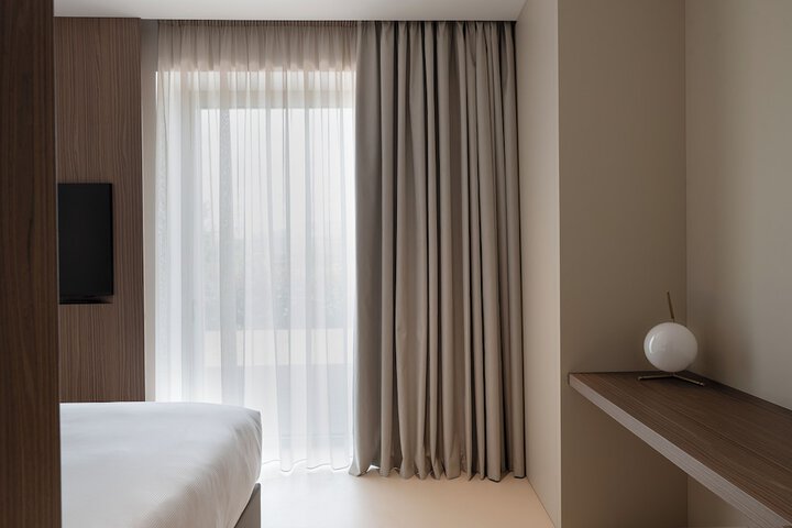 Room 6 of 23