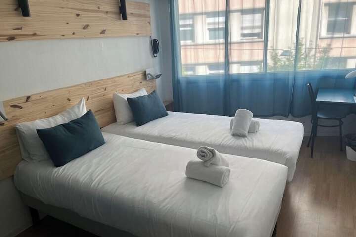 Room 10 of 40