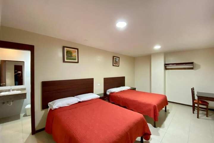 Room 16 of 33