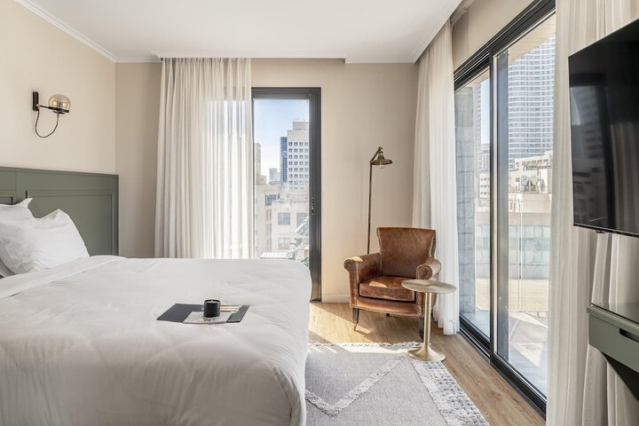 Room 20 of 38