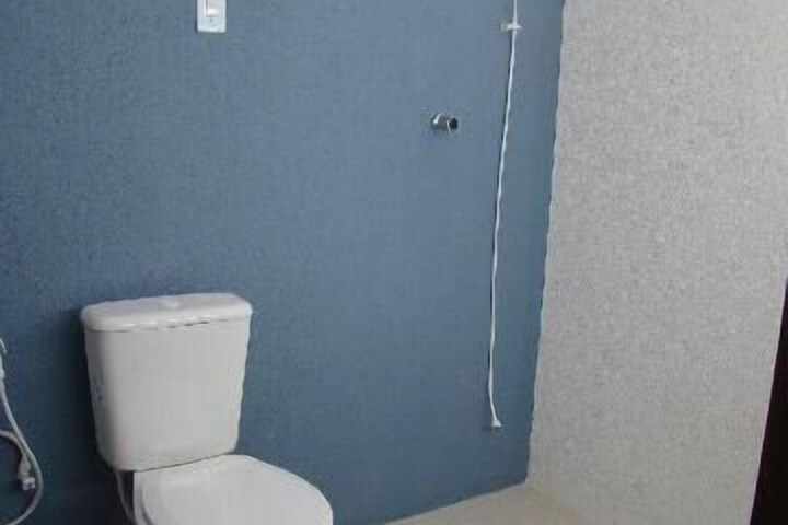 Room 6 of 13