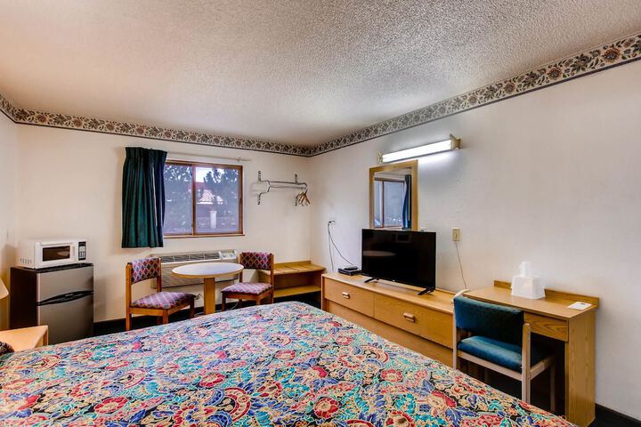 Room 11 of 26