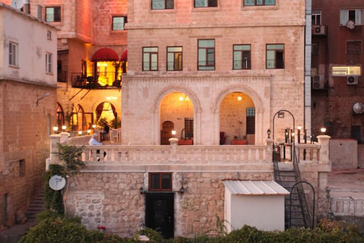 Hotel 146 of 158
