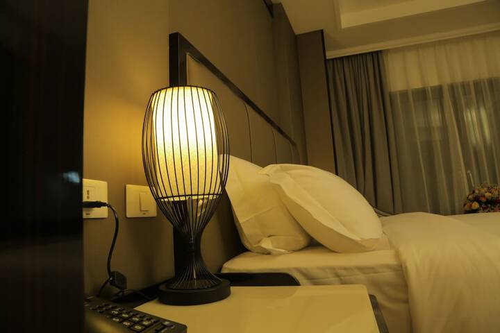 Room 14 of 33