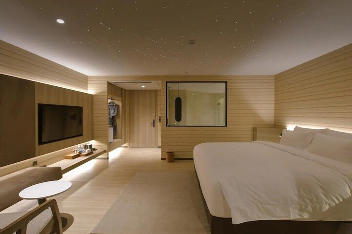 Room 11 of 134