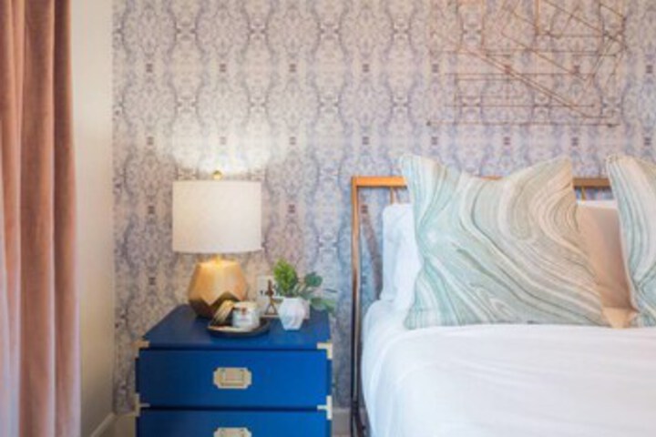Room 13 of 20
