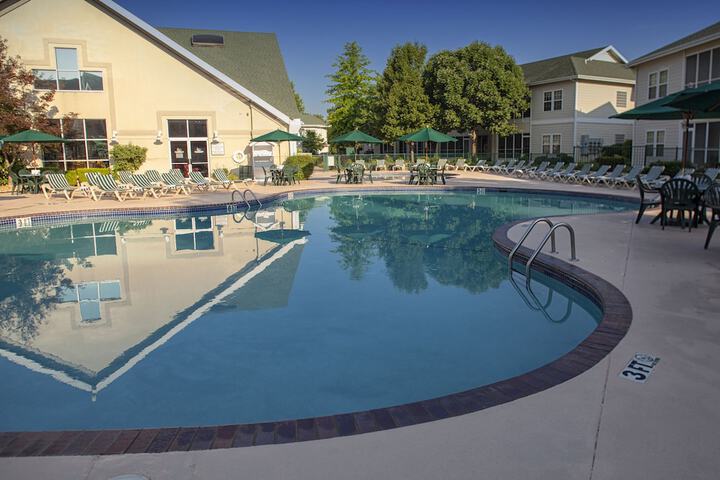 Pool 39 of 71